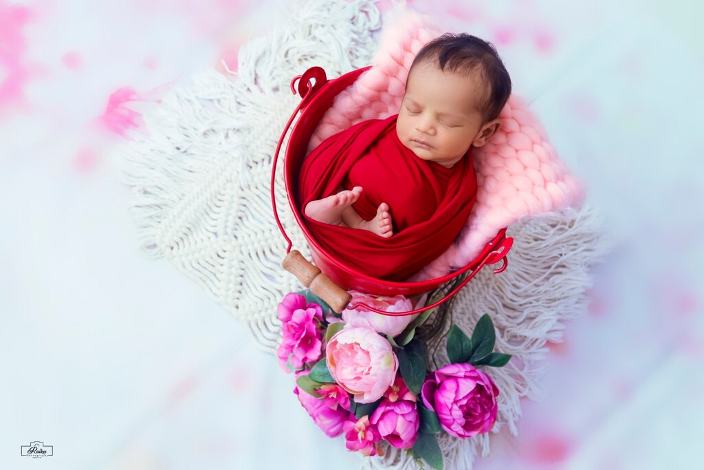 Newborn Red Bucket With Red Wrapping Setup 121